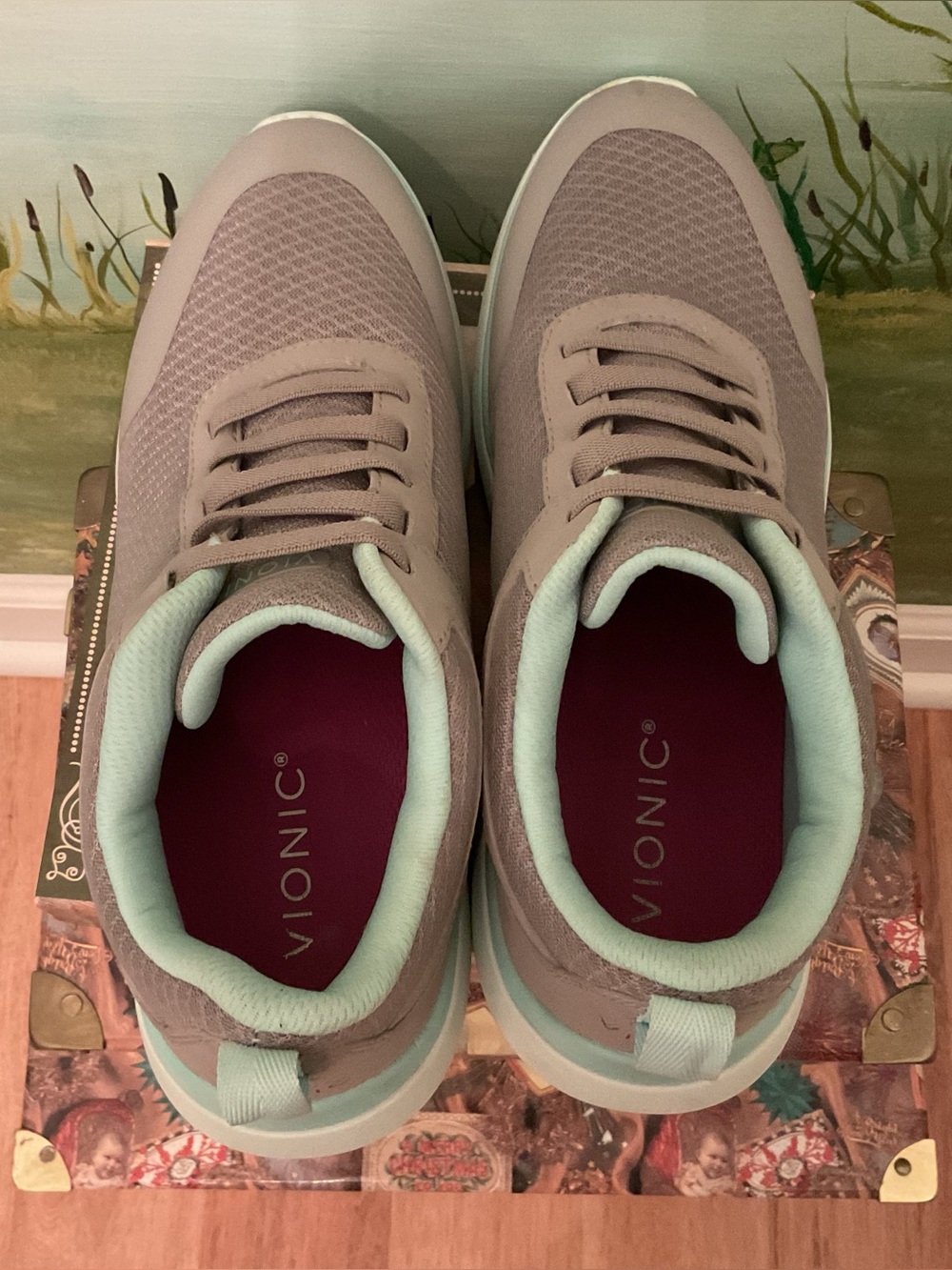 VIONIC KRISHA WALKING SNEAKERS SIZE 7.5 GRAY MESH W/TEAL GOOD PREOWNED - Picture 13 of 16